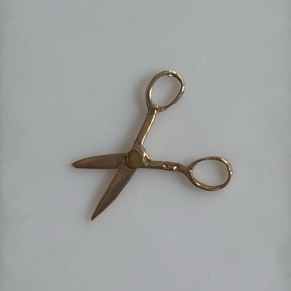 14k gold scissors charm - Picture 6 of 10